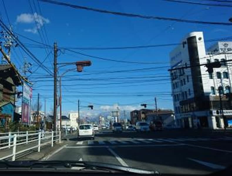 県道34号線の南部小学校北交差点を須坂東インター方面に進みます